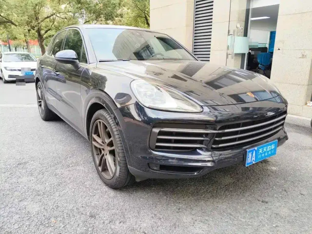 Porsche Cayenne — Фото автомобиля 3