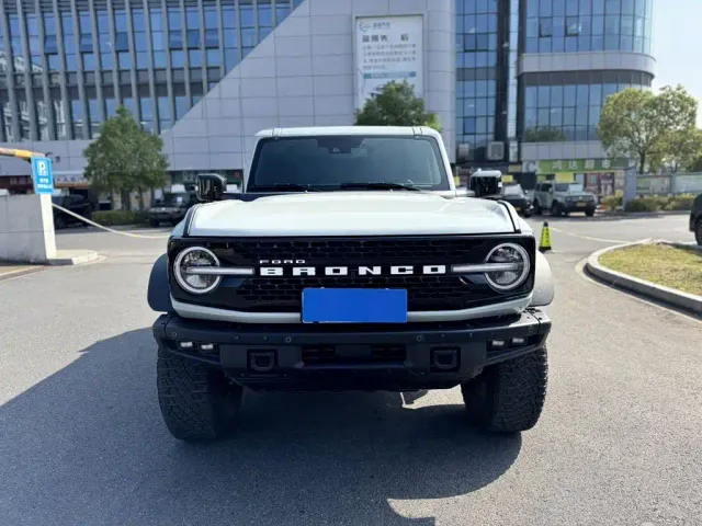 Ford Bronco — Фото автомобиля 2