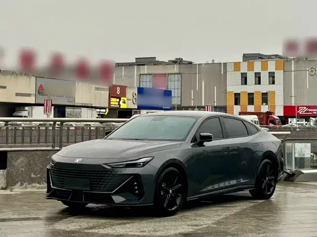 Фотография автомобиля — Changan UNI-V
