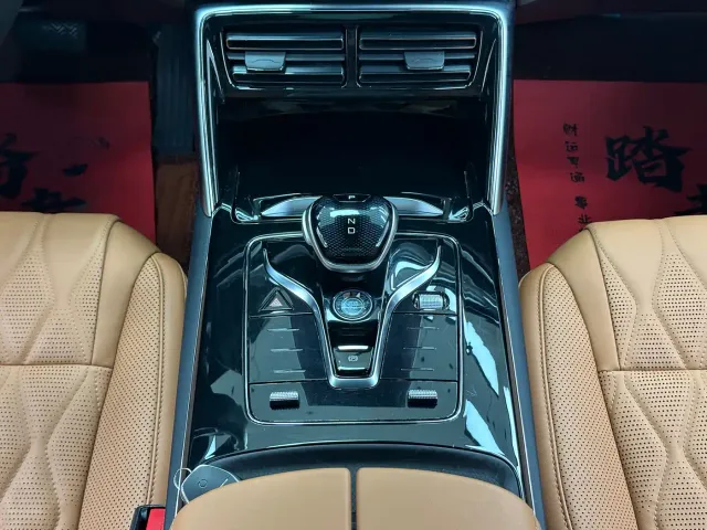 BYD Tang — Фото автомобиля 25