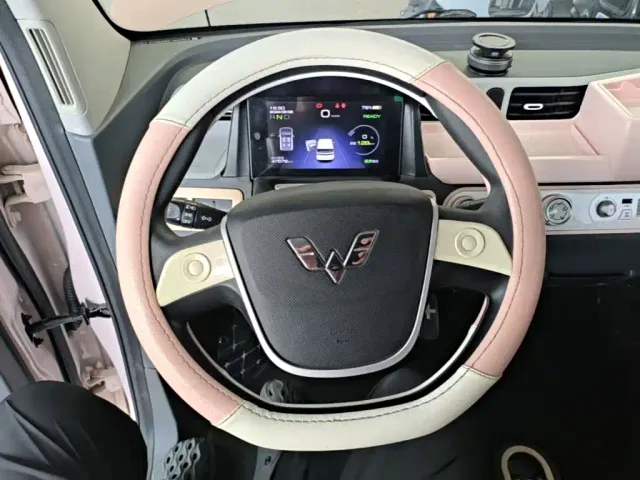 Wuling Hongguang Mini EV — Фото автомобиля 10