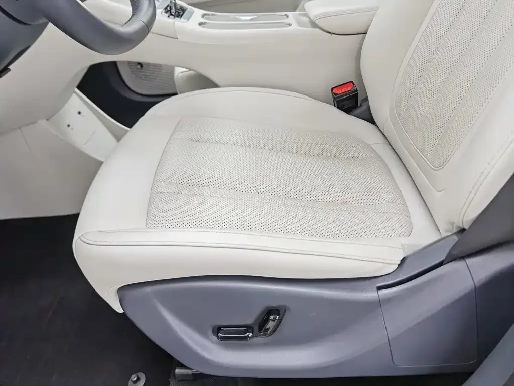 Geely Galaxy Starry Wish 2025 UP 410km Explorer+ Edition — Фото автомобиля 20