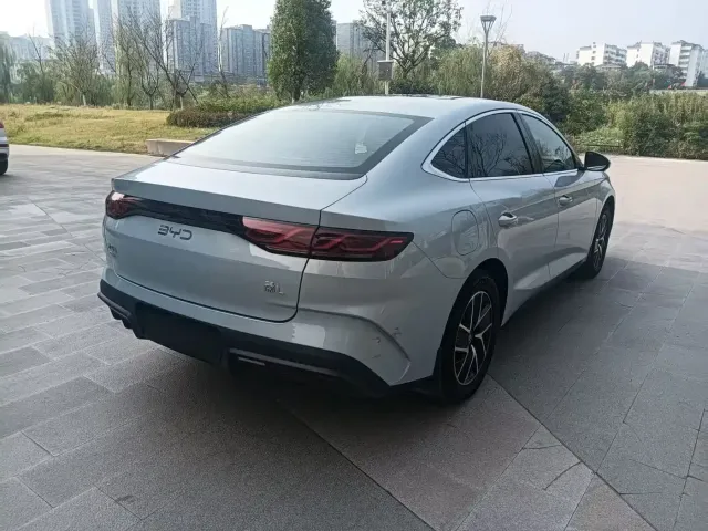 BYD Qin L — Фото автомобиля 4