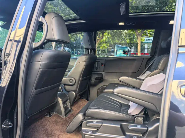 Honda Odyssey — Фото автомобиля 5