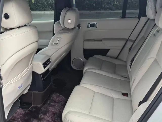 Li Auto L7 — Фото автомобиля 5