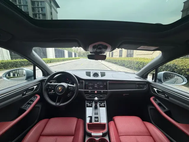 Porsche Macan — Фото автомобиля 12