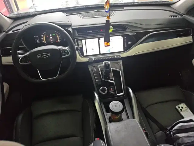 Geely Boyue — Фото автомобиля 9