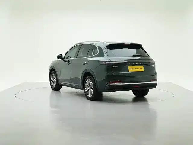 Geely Galaxy Starship 7 EM-i — Фото автомобиля 8
