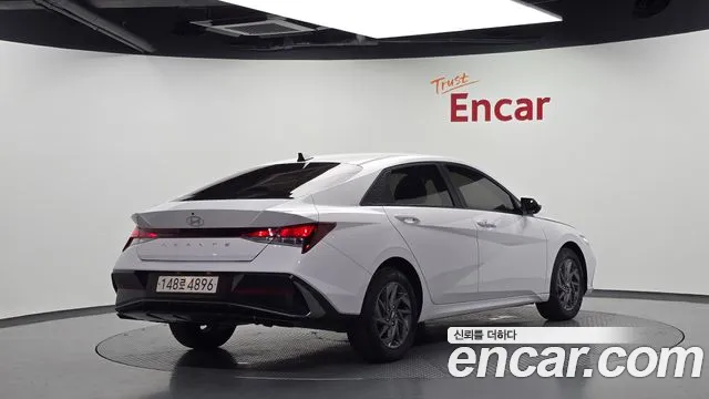 Hyundai Avante CN7 — Фото автомобиля 2