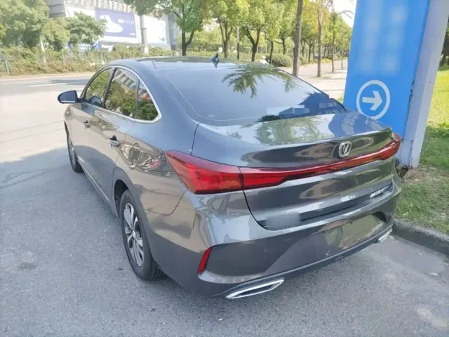 Changan Eado — Фото автомобиля 4