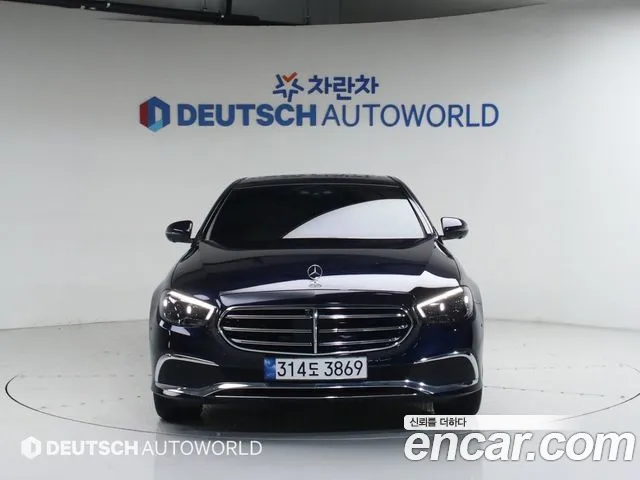 Mercedes-Benz E-Class — Фото автомобиля 3