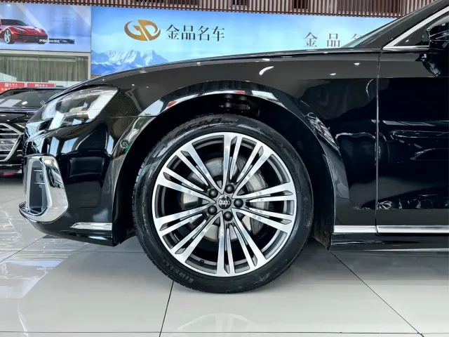 Audi A8 — Фото автомобиля 27