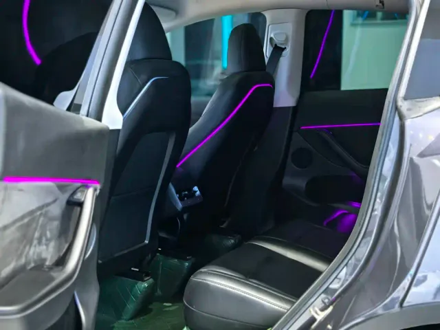 Tesla Model Y — Фото автомобиля 8
