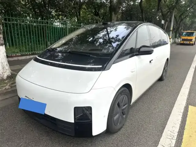 Фотография автомобиля — Li Auto MEGA