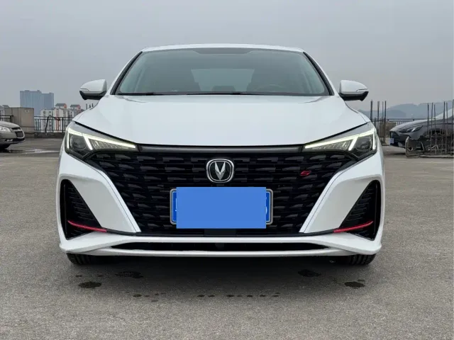 Changan Eado — Фото автомобиля 2