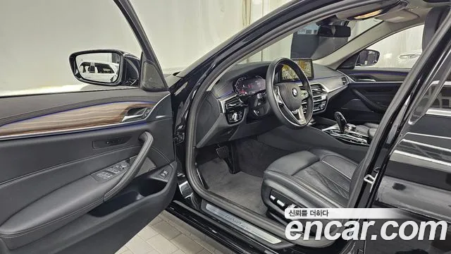 BMW 5 Series G30 — Фото автомобиля 15