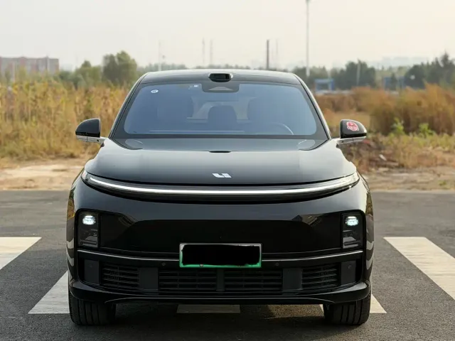 Li Auto L7 — Фото автомобиля 2