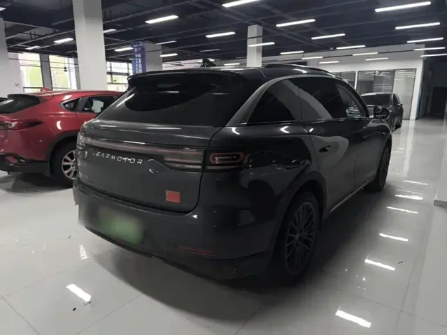 Leapmotor C11 — Фото автомобиля 6