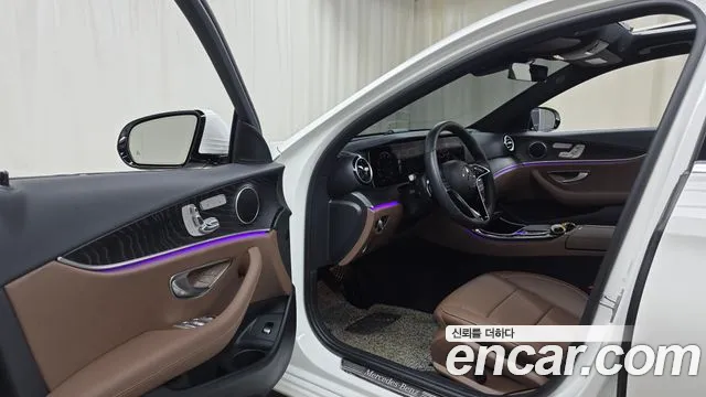Mercedes-Benz E-Class — Фото автомобиля 10
