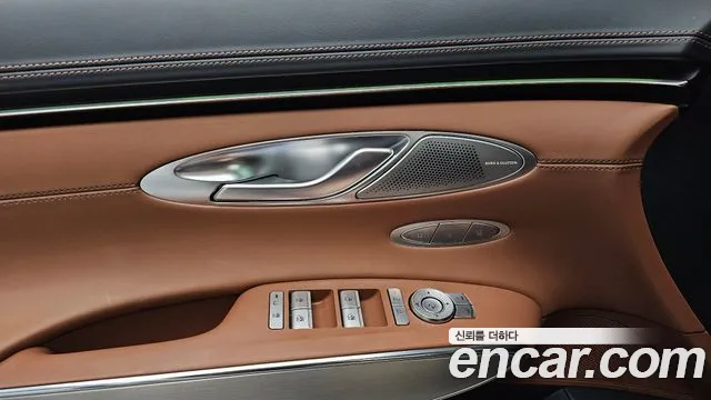 Genesis GV70 — Фото автомобиля 15