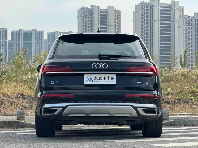 Audi Q7 — Фото автомобиля 5