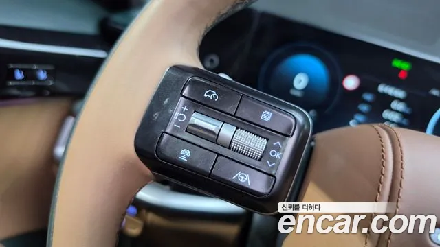 Hyundai Grandeur Grandeur (GN7) 2.5 Бензин 2WD — Фото автомобиля 13