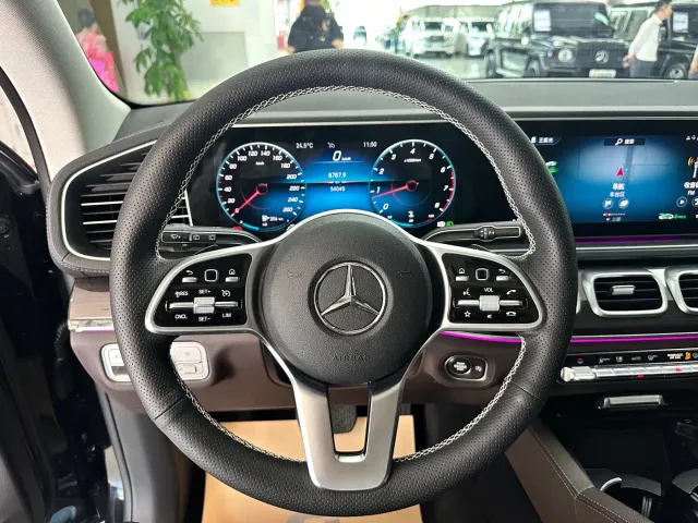 Mercedes-Benz GLE-Class — Фото автомобиля 13