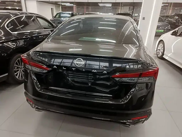 Nissan Teana — Фото автомобиля 5