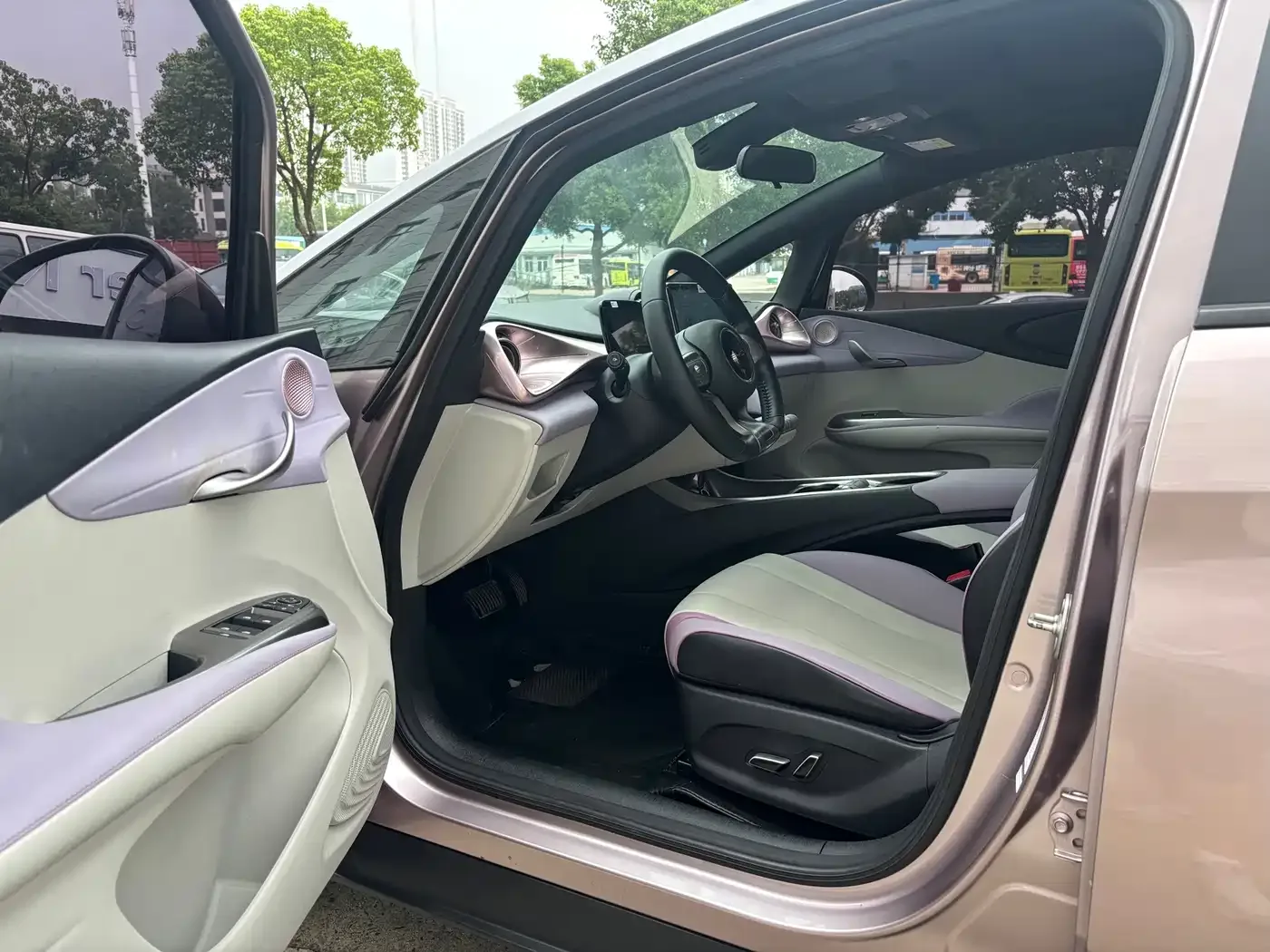 BYD Dolphin 2021 Model 405km Fashion Edition — Фото автомобиля 9