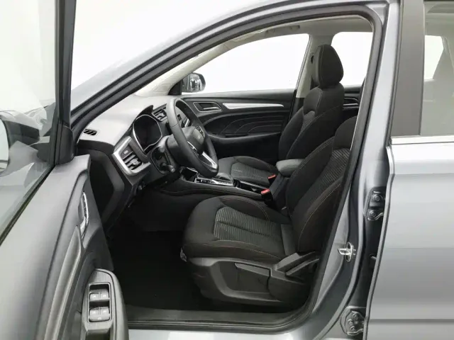 Roewe RX3 — Фото автомобиля 10