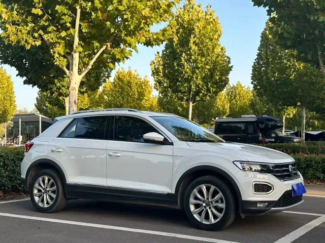 Volkswagen T-Roc — Фото автомобиля 3
