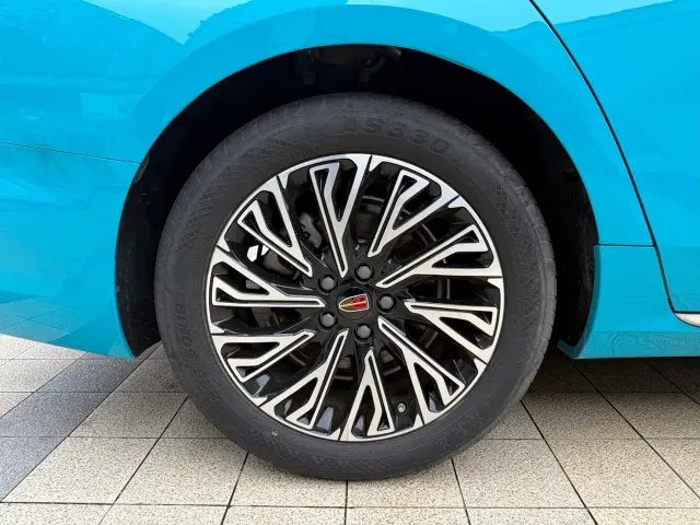 Hongqi H5 — Фото автомобиля 14