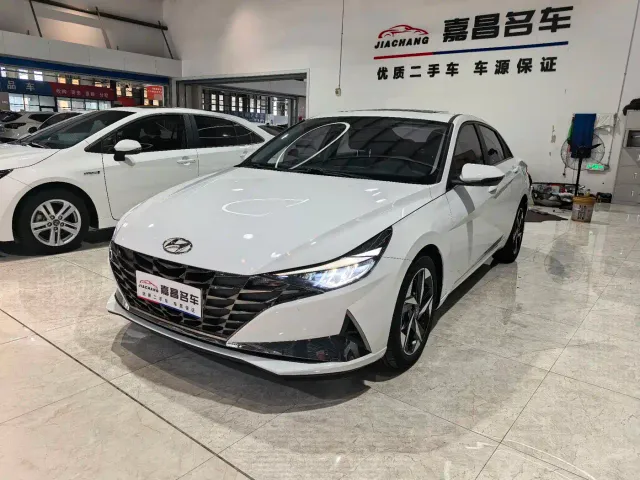 Фотография автомобиля — Hyundai Elantra