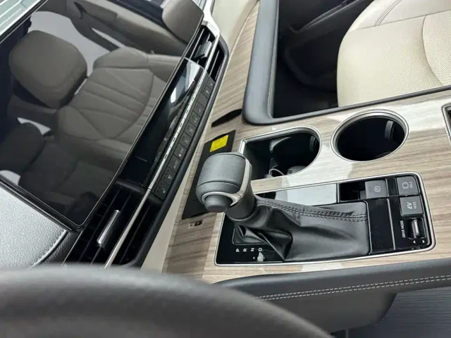 Toyota Toyota Sienna 2026 2.5L Hybrid AWD Exclusive Edition — Фото автомобиля 12
