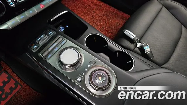 Genesis GV70 — Фото автомобиля 9