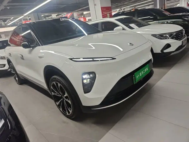 Nio ES8 — Фото автомобиля 3