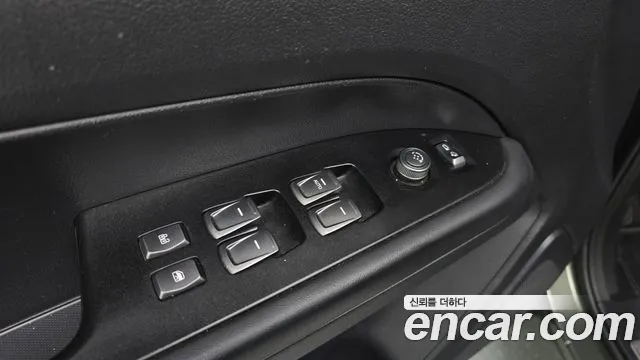 KG_Mobility_Ssangyong Rexton Новый Rexton Sport Khan Дизель 2.2 4WD — Фото автомобиля 25