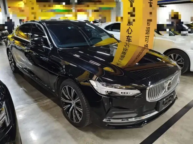 Volvo S90 — Фото автомобиля 3