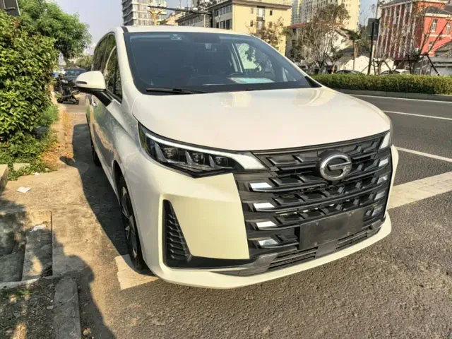 GAC Trumpchi M6 — Фото автомобиля 3