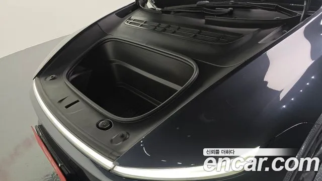 Tesla Model Y — Фото автомобиля 6