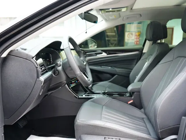 Volkswagen Passat — Фото автомобиля 4