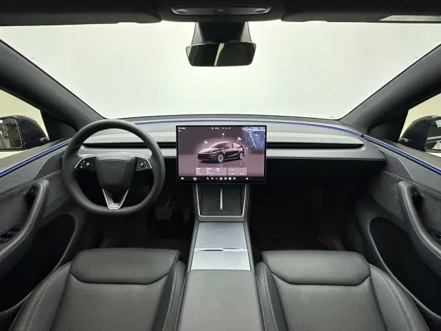 Tesla Model Y L — Фото автомобиля 18