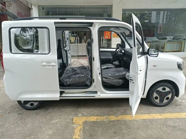 Wuling Zhiguang NEV — Фото автомобиля 8
