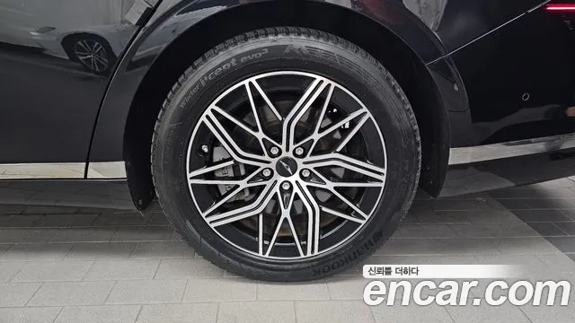 Genesis G90 Бензин 3.5 турбо AWD — Фото автомобиля 18