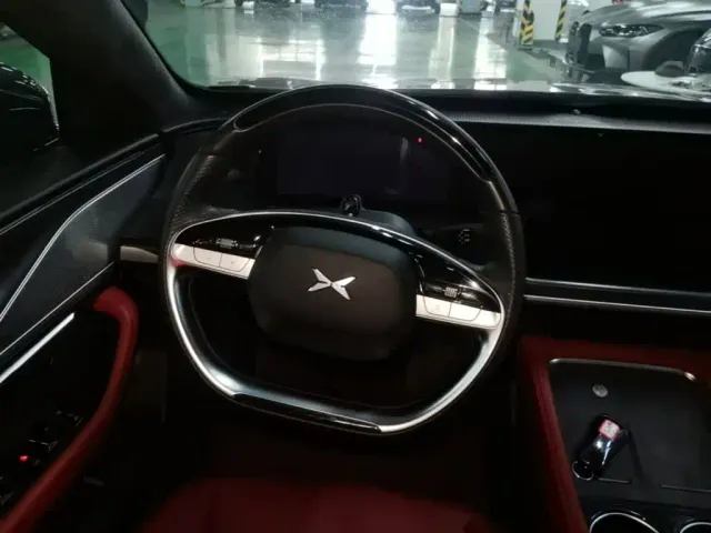 Xpeng P7 — Фото автомобиля 10