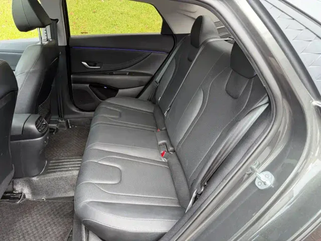 Hyundai Elantra — Фото автомобиля 12