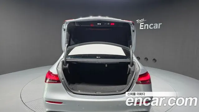 Mercedes-Benz E-Class — Фото автомобиля 18