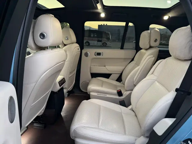 Li Auto L8 — Фото автомобиля 17