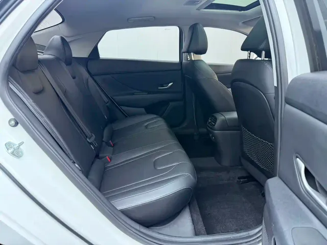 Hyundai Elantra — Фото автомобиля 10