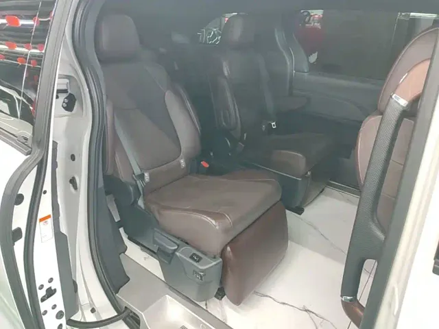 Toyota Granvia — Фото автомобиля 16